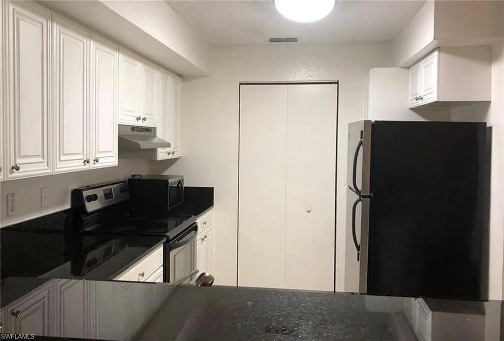 2 bed, 2.0 bath, 1000 sqft, $1,600 — Photo 1