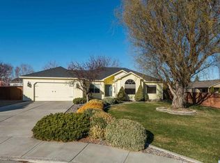 3208 S Mayfield Ct, Kennewick, WA 99337