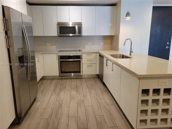 999 SW 1st Ave APT 2016, Miami, FL 33130