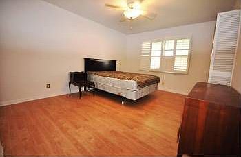 4th image of 24 NE 20th Ct