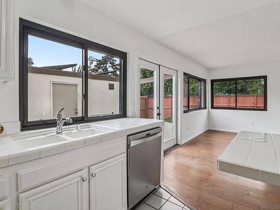 5th image of 10716 Escobar Dr