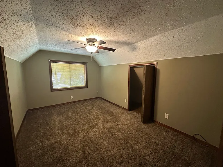 2943 Bryant Ave N — Photo 19
