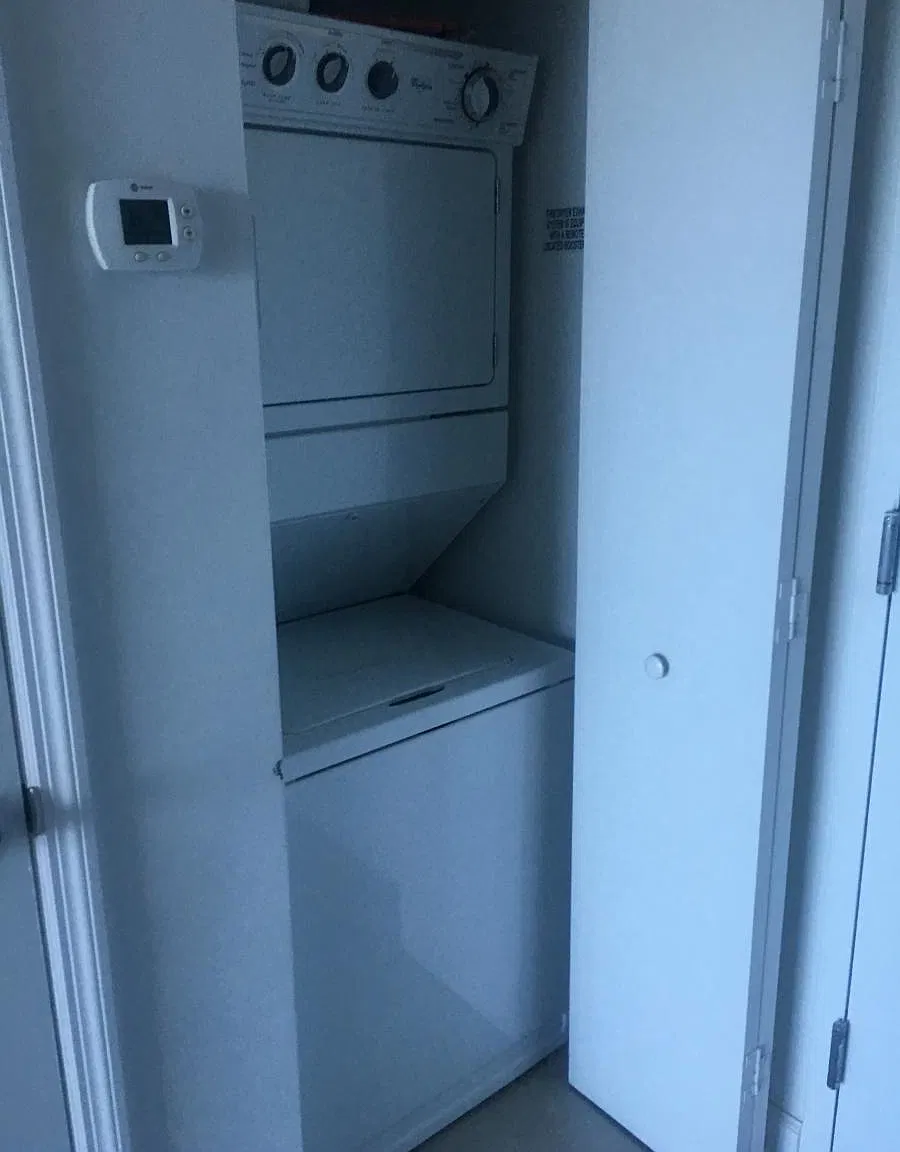 Studio, 875 sqft, $2,300 — Photo 2
