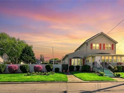 76 Sabra St, Cranston, RI, 02910