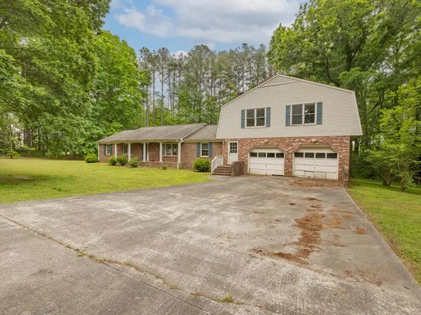 209 Woodrow Rd, La Crosse, VA 23950