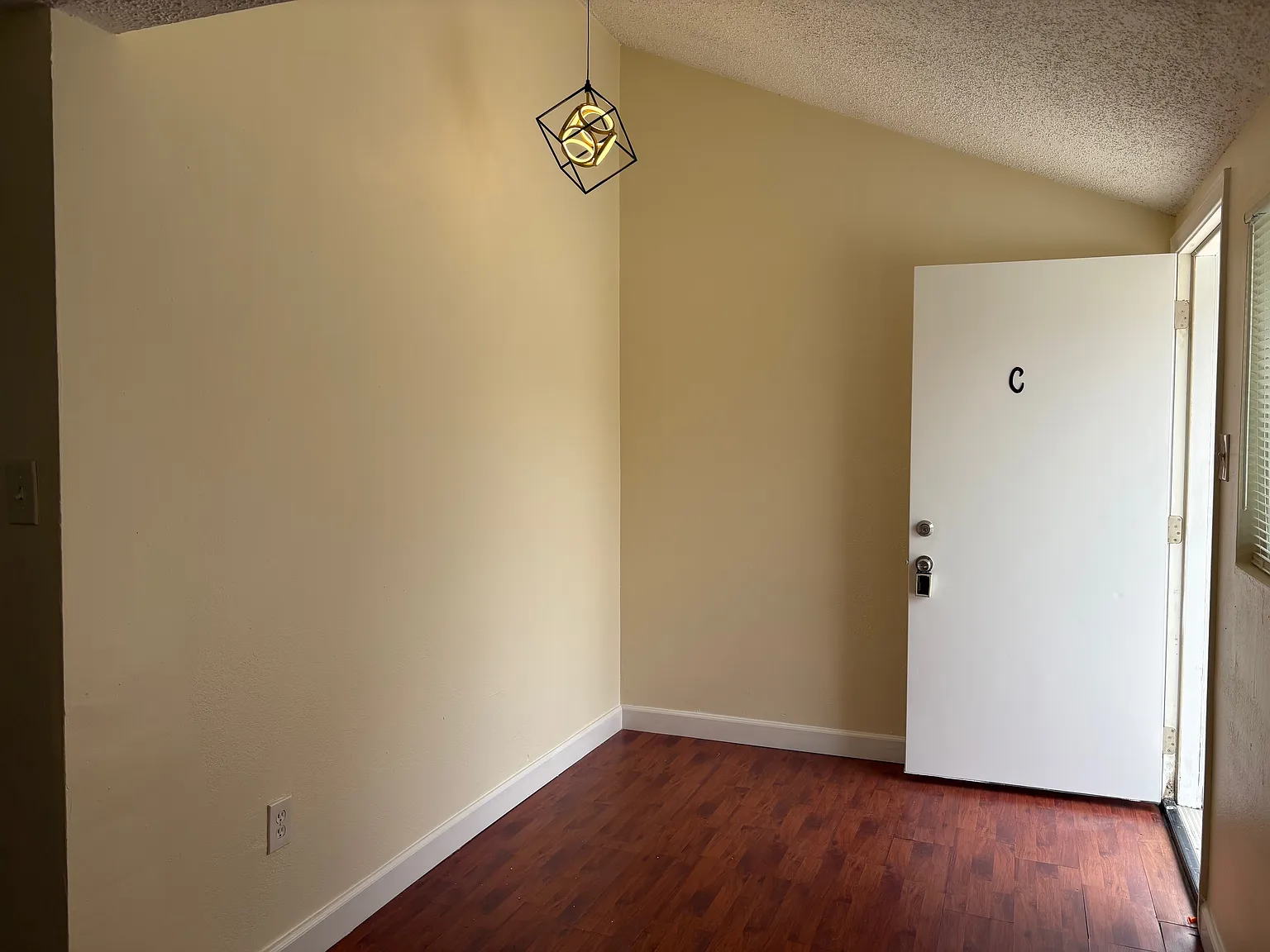 524 Elizabeth Ave — Photo 4
