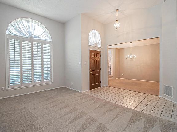 5th image of 27 Monterey Dr