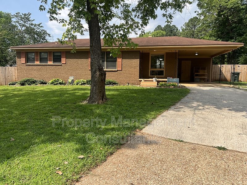 1st image of 3207 Tucker Dr NW