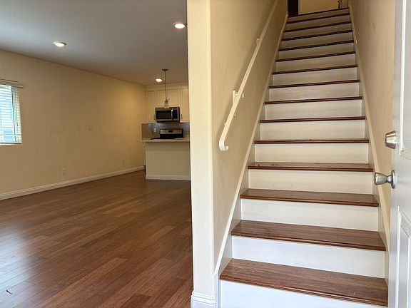 5th image of 11919 Courtleigh Dr #1