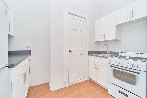 Rented by Living New York | media 13