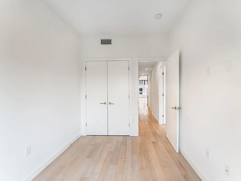 359 Claremont Ave #B — Photo 7