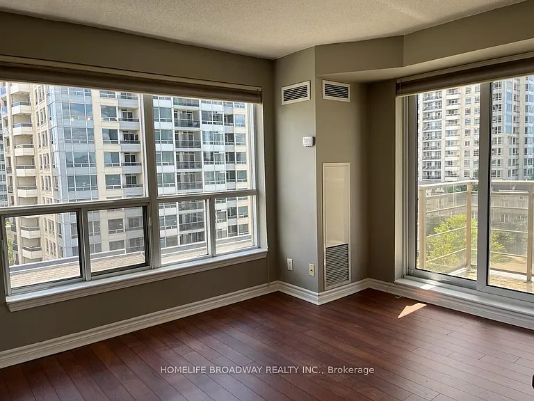 19 Barberry Pl #614 — Photo 3