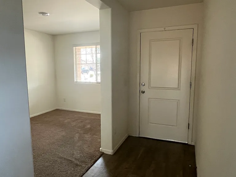 8948 S 254th Dr — Photo 2