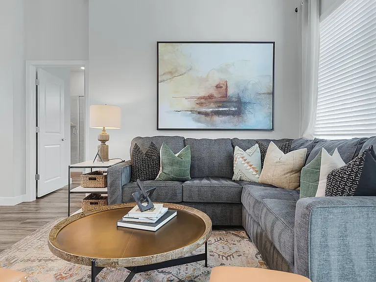 VLux Stoneridge — Photo 14