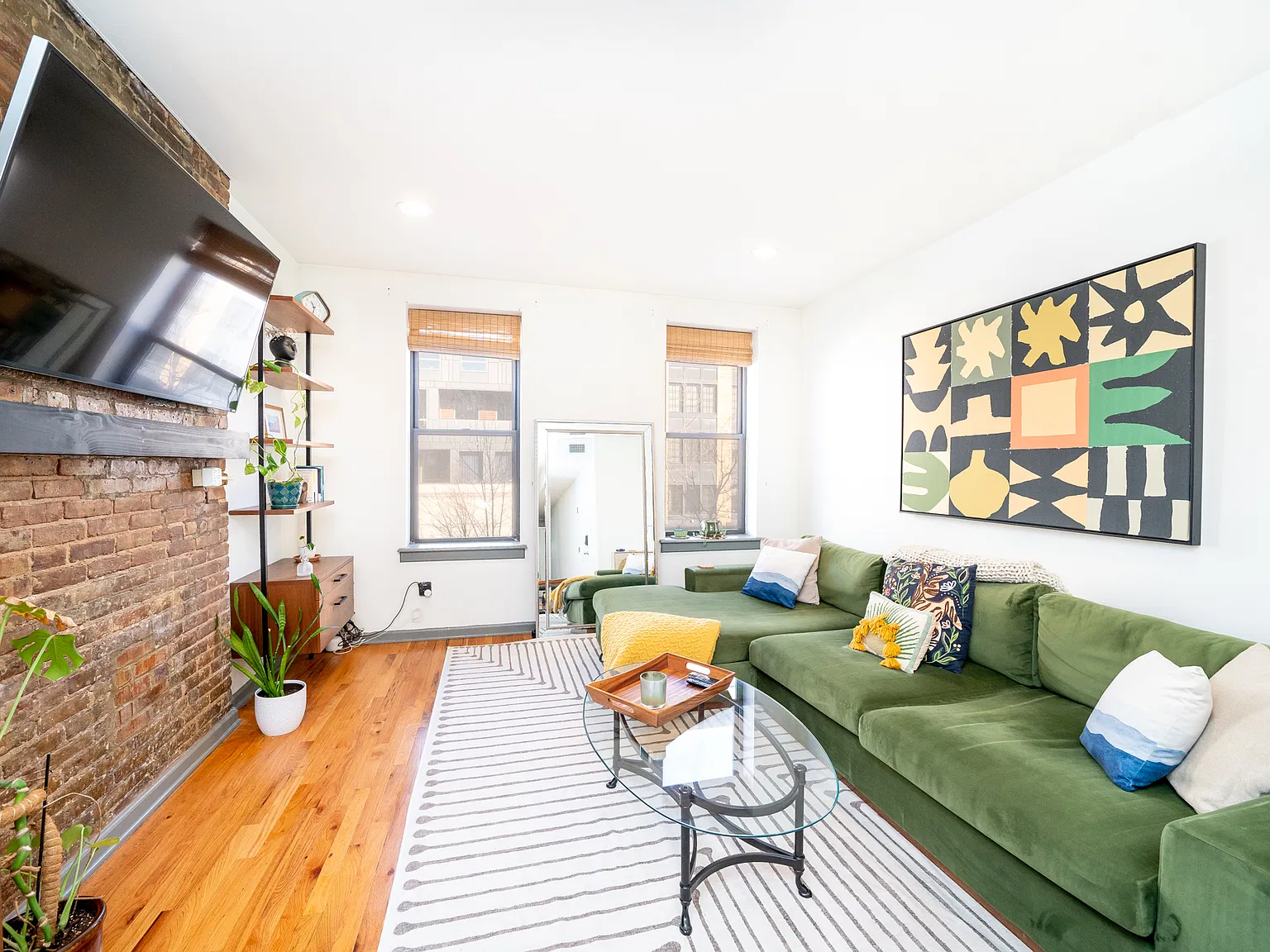 1 bed, 700 sqft, $3,200 — Photo 2