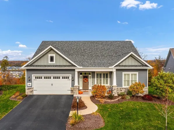 208 Indian Ridge Ln, Canonsburg, PA 15317