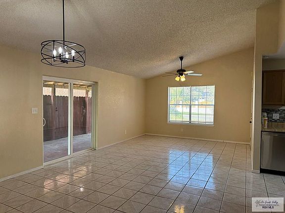 3rd image of 1144 Pasadero Dr