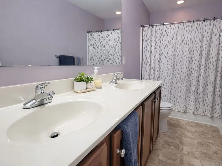 417 Wilmore Dr — Photo 2