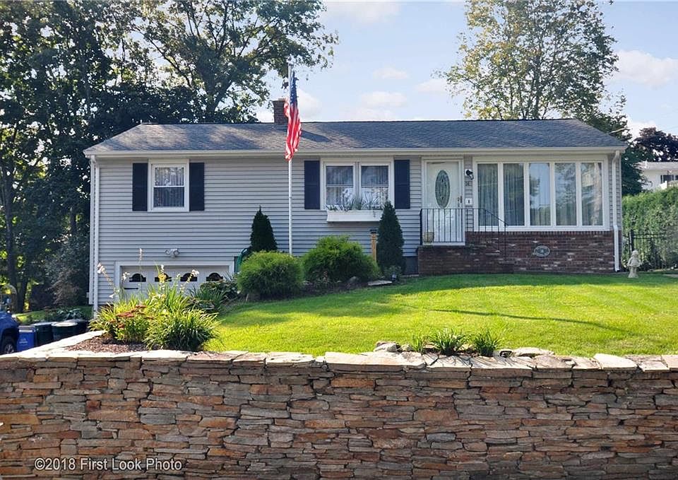 1st image of 14 Forest Hill Dr
