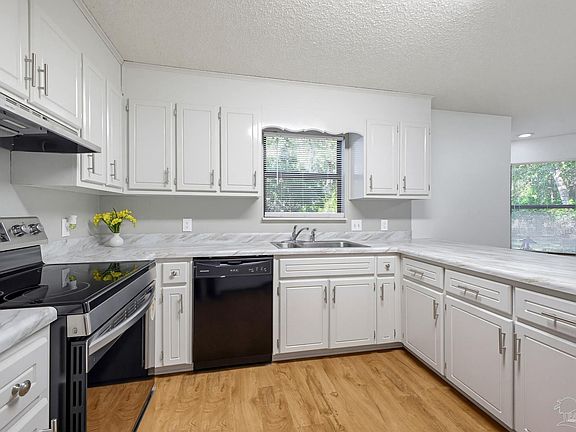 2nd image of 5682 Windsong Dr