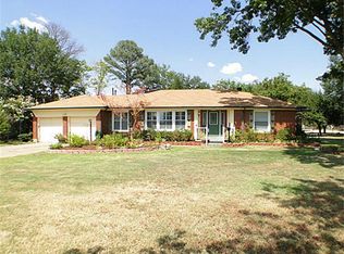 208 Davidson Dr, Terrell, TX 75160