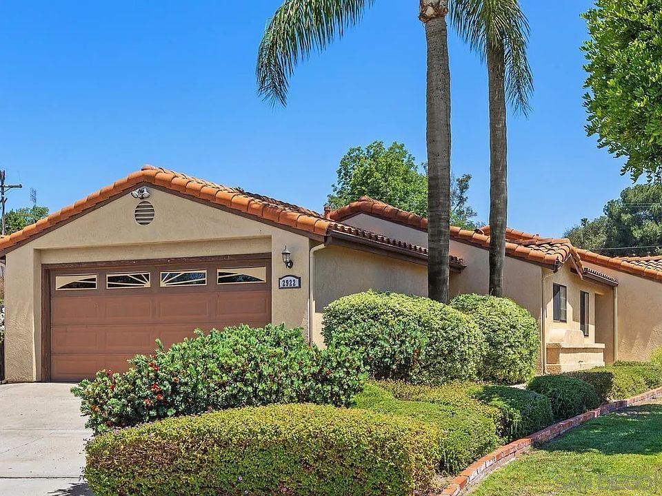 1st image of 2922 Alamitos Pl