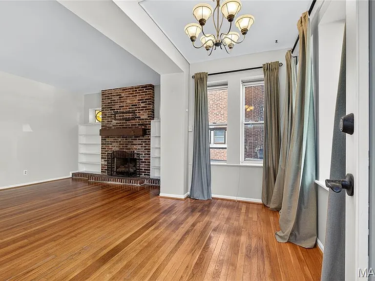 5572 Waterman Blvd #1W — Photo 8