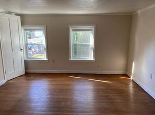 61 Pratt St APT B, Glastonbury, CT 06033