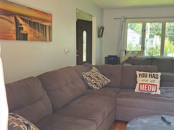 3rd image of 35 Homewood Dr