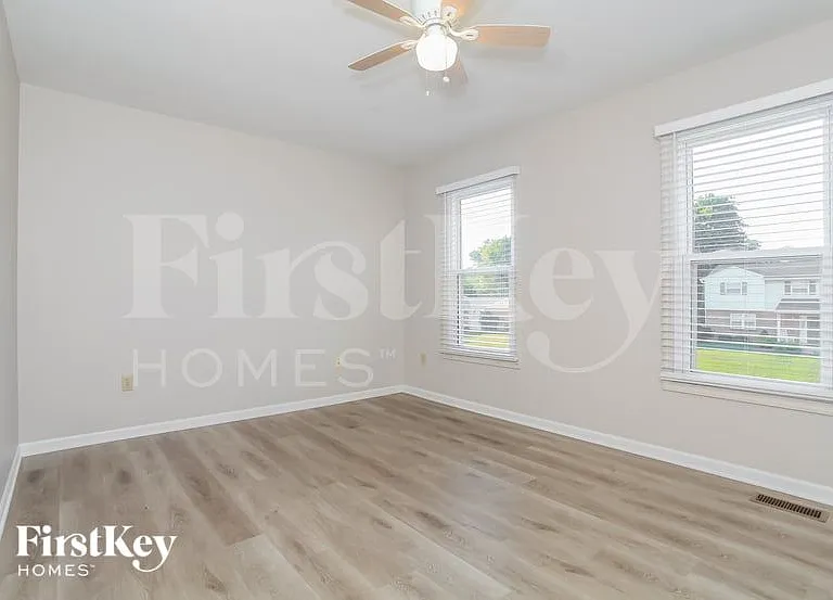 8635 Coran Dr — Photo 10