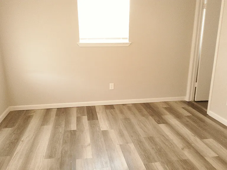1505 S Howard Ave — Photo 13