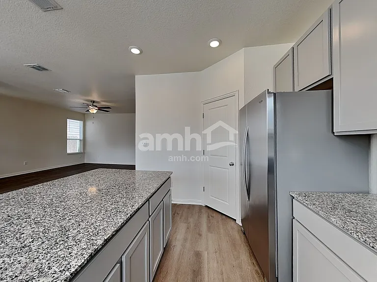 2718 Meadowood Hts — Photo 3