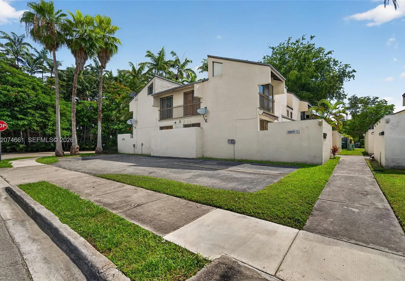 Pinebrooke Condo Z — Photo 3
