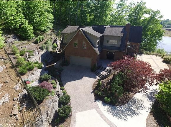 1st image of 216 Lakewind Dr N