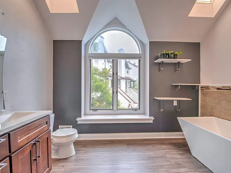 20 Tower Hill Dr #20 — Photo 13