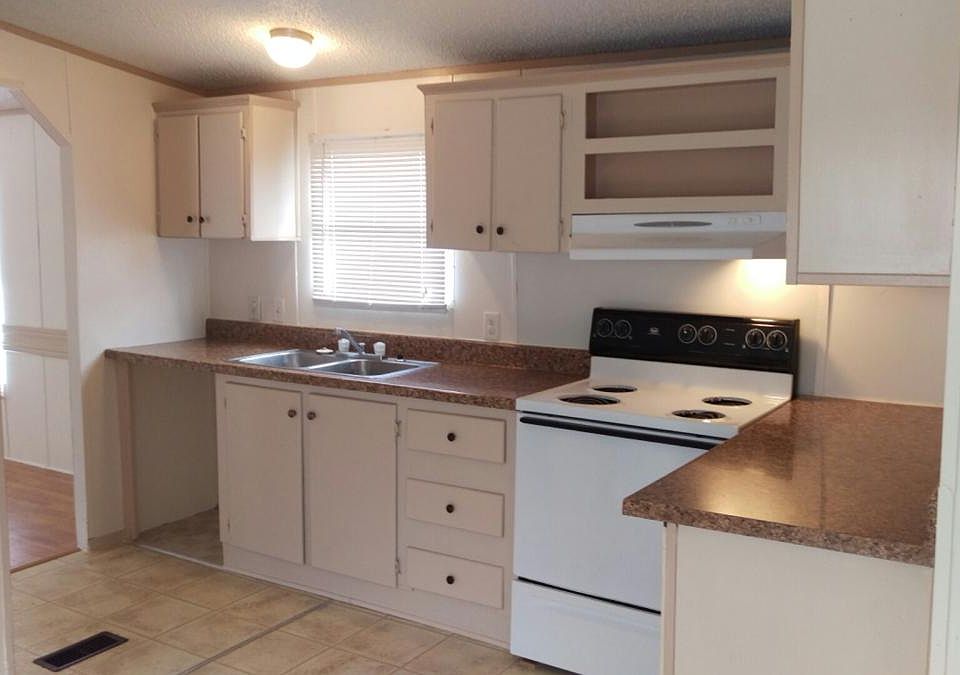 Stove/Refrigerator furnished