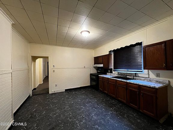 5th image of 1020-1022 Corbett Ave