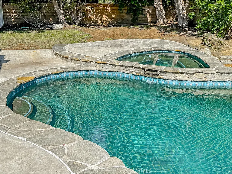 9201 Paso Robles Ave — Photo 57