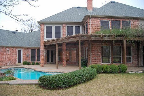 3rd image of 4754 Parkwood Dr