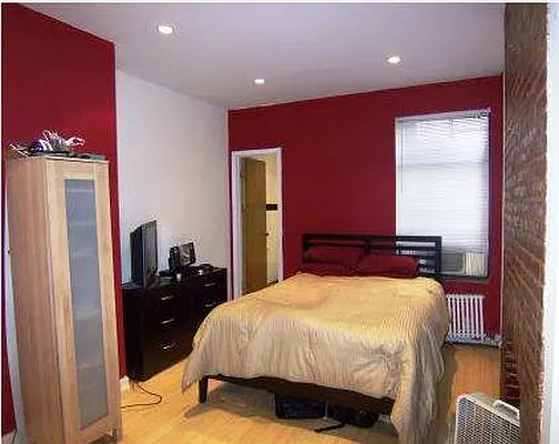 Rented by R New York | media 37