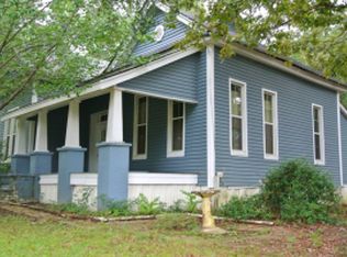 204 S Main St, Mount Olive, MS 39119