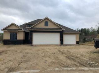 372 N Jackson Heights Ct, Wichita, KS 67206