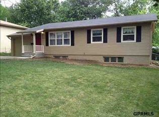 9715 Meredith Ave, Omaha, NE 68134