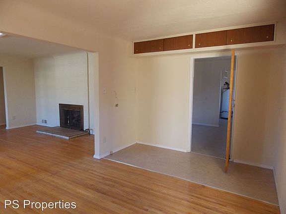 4th image of 402 Wellesley Dr SE