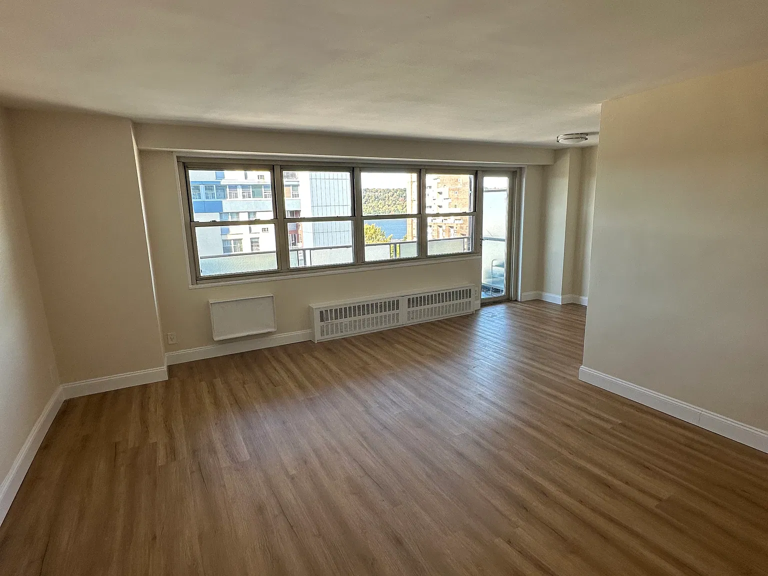 2 bed, $2,588 — Photo 1