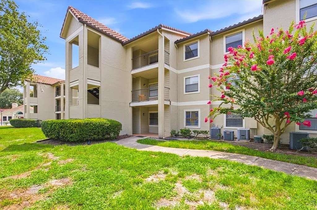 3004 Parkway Blvd — Photo 1