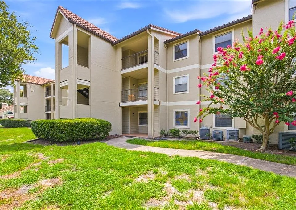 3004 Parkway Blvd #106