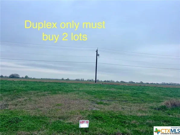 320 Cardinal Dr, Port Lavaca, TX 77979