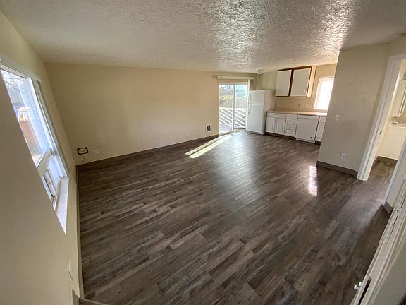 2nd image of 905 N 10th Ave