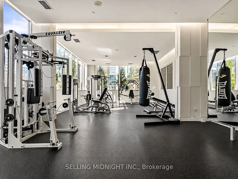 250 Wellington St W #245 — Photo 20
